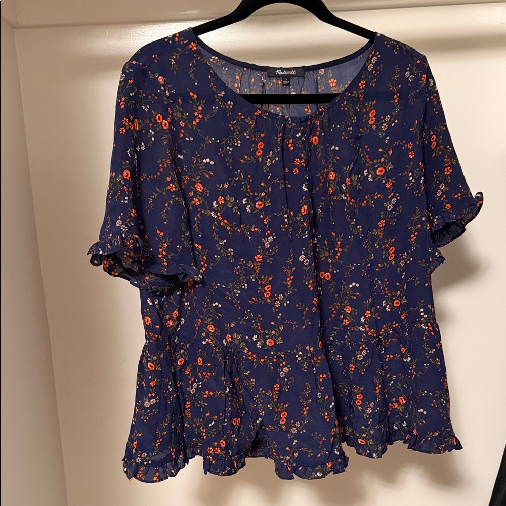 Floral Ruffle Short-Sleeve Blouse - Navy